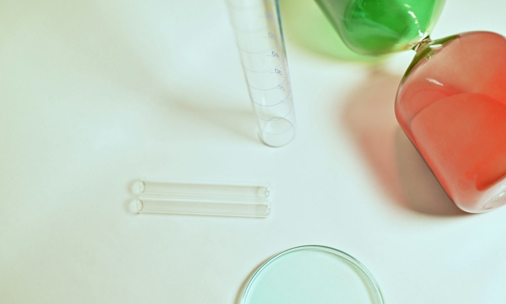 Methasteron, oestrogeen en progestagene werking
